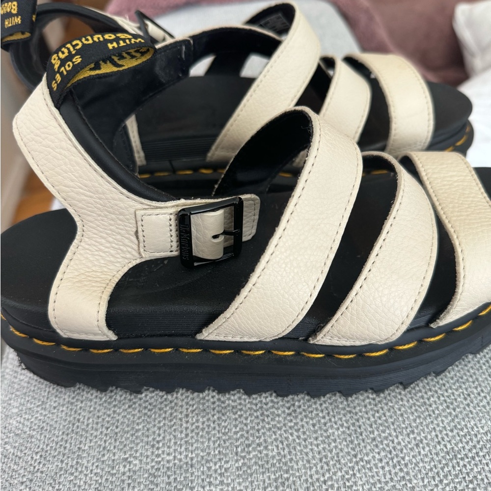 Dr. Martens Blaire Platform Sandal - Women's- Beige. Size 8 (EU 39)